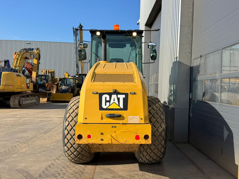 Caterpillar CS66B - Jyrä: kuva Caterpillar CS66B - Jyrä Caterpillar CS66B - Jyrä: kuva Caterpillar CS66B - Jyrä