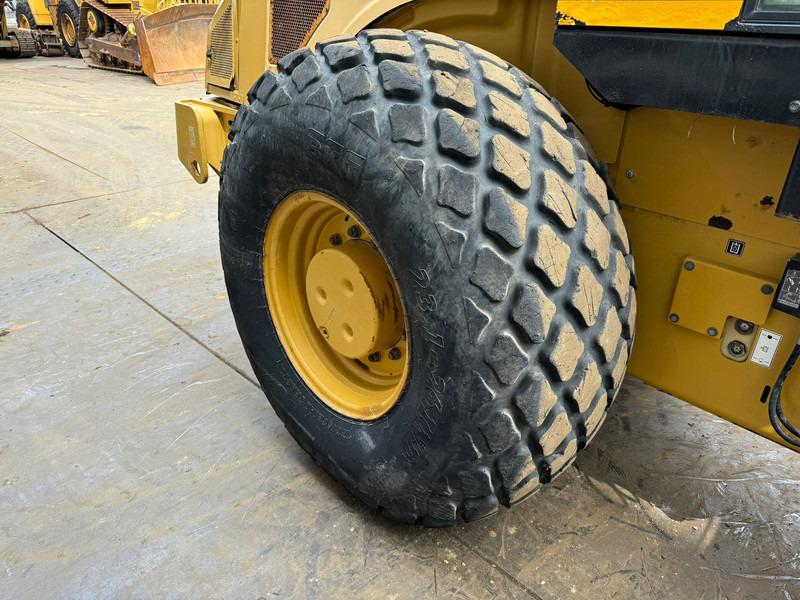 Jyrä Caterpillar CS76 XT: kuva Jyrä Caterpillar CS76 XT