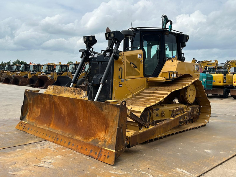 Caterpillar D6 LGP - Puskutraktori: kuva Caterpillar D6 LGP - Puskutraktori Caterpillar D6 LGP - Puskutraktori: kuva Caterpillar D6 LGP - Puskutraktori