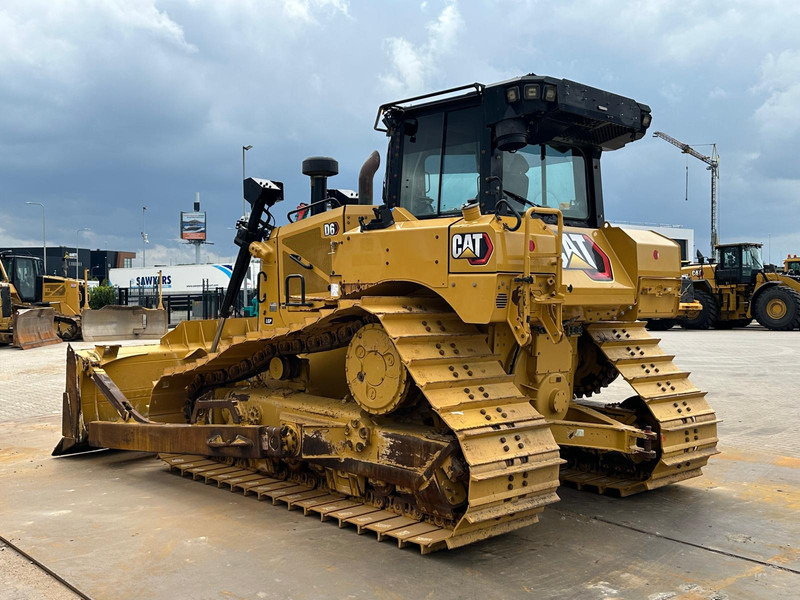 Caterpillar D6 LGP - Puskutraktori: kuva Caterpillar D6 LGP - Puskutraktori Caterpillar D6 LGP - Puskutraktori: kuva Caterpillar D6 LGP - Puskutraktori