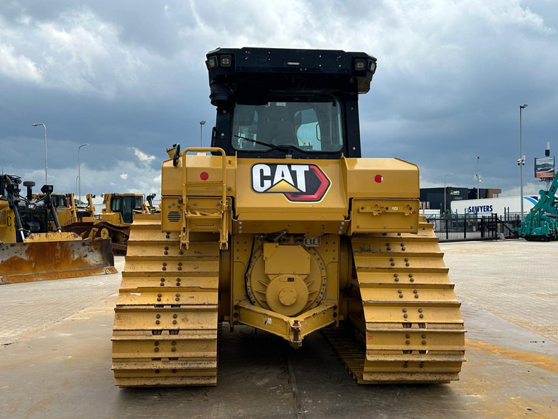 Caterpillar D6 LGP - Puskutraktori: kuva Caterpillar D6 LGP - Puskutraktori Caterpillar D6 LGP - Puskutraktori: kuva Caterpillar D6 LGP - Puskutraktori