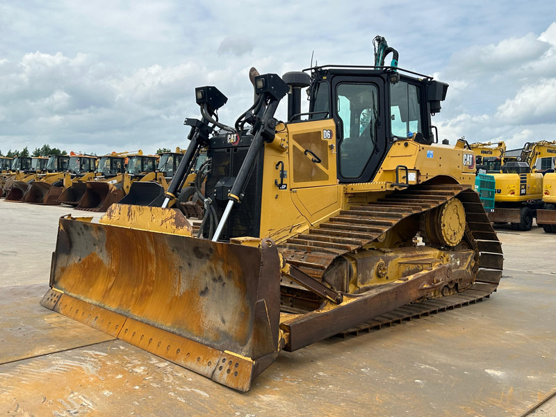 Caterpillar D6 LGP - Puskutraktori: kuva Caterpillar D6 LGP - Puskutraktori Caterpillar D6 LGP - Puskutraktori: kuva Caterpillar D6 LGP - Puskutraktori