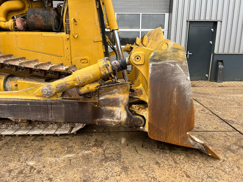 Puskutraktori Caterpillar D8R - Single shank ripper: kuva Puskutraktori Caterpillar D8R - Single shank ripper