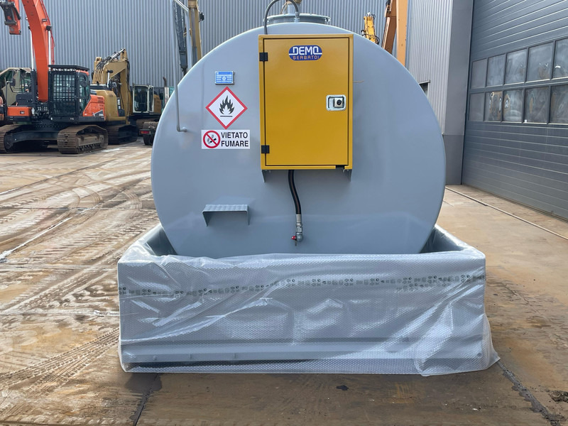 Emiliana Serbatoi TF9/50 9000Ltr - Varastosäiliö: kuva Emiliana Serbatoi TF9/50 9000Ltr - Varastosäiliö Emiliana Serbatoi TF9/50 9000Ltr - Varastosäiliö: kuva Emiliana Serbatoi TF9/50 9000Ltr - Varastosäiliö