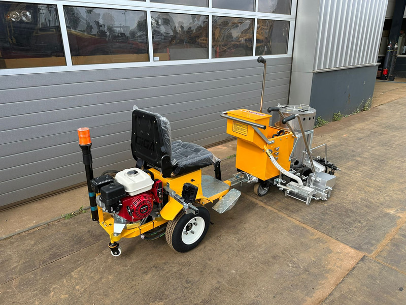 Giga power 860 Road Marking Machine - Asfaltinlaskija: kuva Giga power 860 Road Marking Machine - Asfaltinlaskija Giga power 860 Road Marking Machine - Asfaltinlaskija: kuva Giga power 860 Road Marking Machine - Asfaltinlaskija