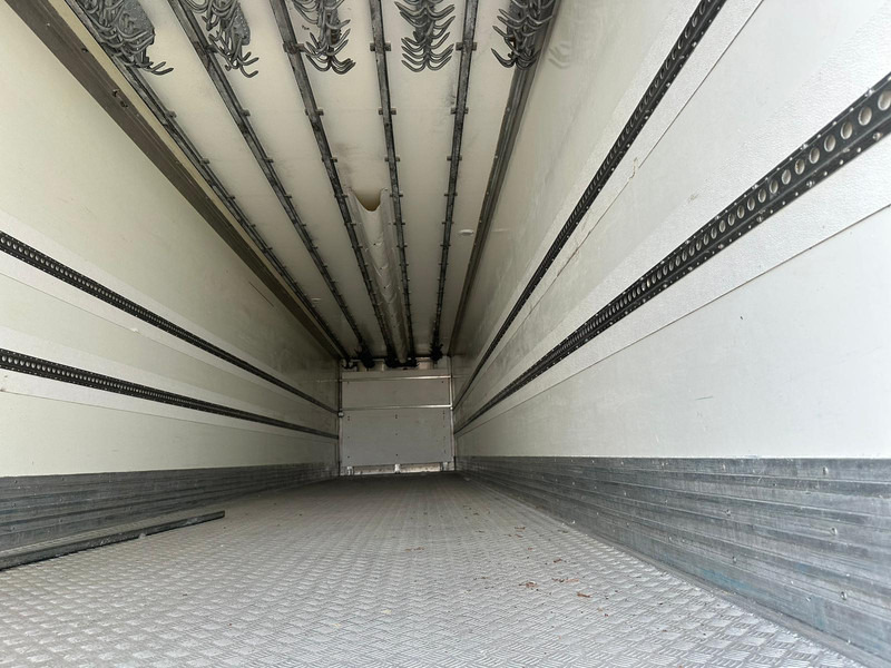 Refrigeraattori puoliperävaunu Gray and Adams Meat Hook Thermo King SLXE 400: kuva Refrigeraattori puoliperävaunu Gray and Adams Meat Hook Thermo King SLXE 400 Refrigeraattori puoliperävaunu Gray and Adams Meat Hook Thermo King SLXE 400: kuva Refrigeraattori puoliperävaunu Gray and Adams Meat Hook Thermo King SLXE 400