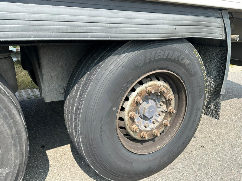 Refrigeraattori puoliperävaunu Gray and Adams Meat Hook Thermo King SLXE 400: kuva Refrigeraattori puoliperävaunu Gray and Adams Meat Hook Thermo King SLXE 400 Refrigeraattori puoliperävaunu Gray and Adams Meat Hook Thermo King SLXE 400: kuva Refrigeraattori puoliperävaunu Gray and Adams Meat Hook Thermo King SLXE 400