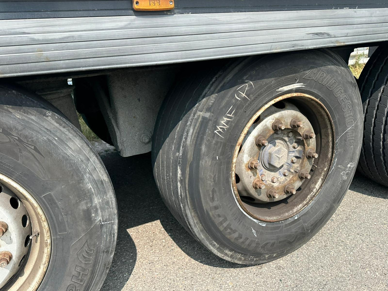 Refrigeraattori puoliperävaunu Gray and Adams Meat Hook Thermo King SLXE 400: kuva Refrigeraattori puoliperävaunu Gray and Adams Meat Hook Thermo King SLXE 400 Refrigeraattori puoliperävaunu Gray and Adams Meat Hook Thermo King SLXE 400: kuva Refrigeraattori puoliperävaunu Gray and Adams Meat Hook Thermo King SLXE 400