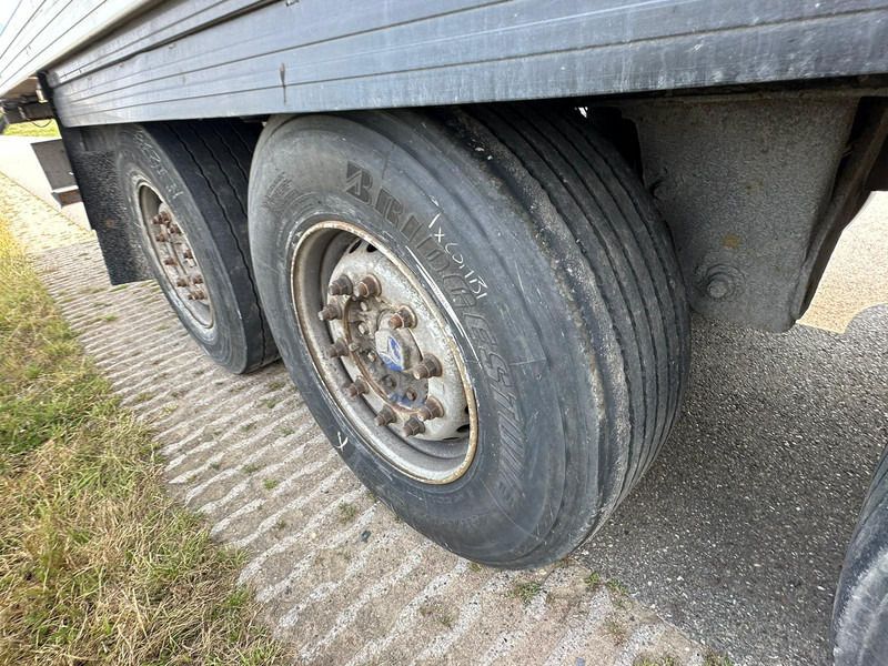 Refrigeraattori puoliperävaunu Gray and Adams Meat Hook Thermo King SLXE 400: kuva Refrigeraattori puoliperävaunu Gray and Adams Meat Hook Thermo King SLXE 400 Refrigeraattori puoliperävaunu Gray and Adams Meat Hook Thermo King SLXE 400: kuva Refrigeraattori puoliperävaunu Gray and Adams Meat Hook Thermo King SLXE 400