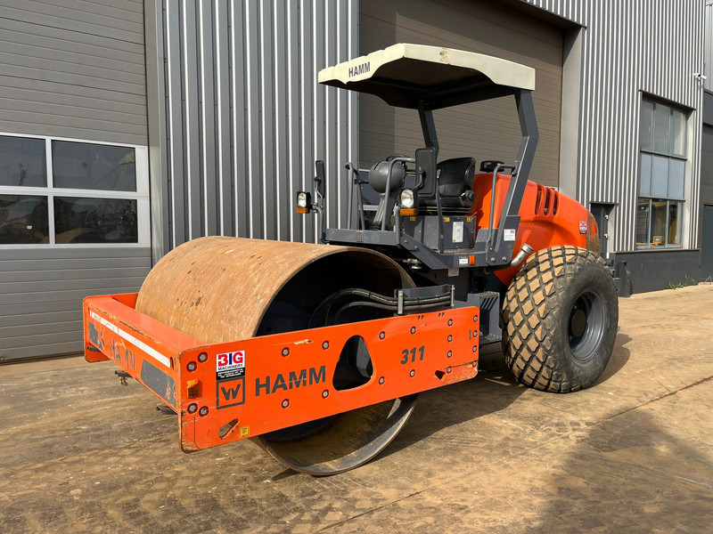 Hamm 311 Soil Compactor - Jyrä: kuva Hamm 311 Soil Compactor - Jyrä Hamm 311 Soil Compactor - Jyrä: kuva Hamm 311 Soil Compactor - Jyrä