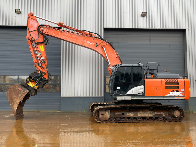 Hitachi ZX250LC-6 - Telakaivukone: kuva Hitachi ZX250LC-6 - Telakaivukone Hitachi ZX250LC-6 - Telakaivukone: kuva Hitachi ZX250LC-6 - Telakaivukone
