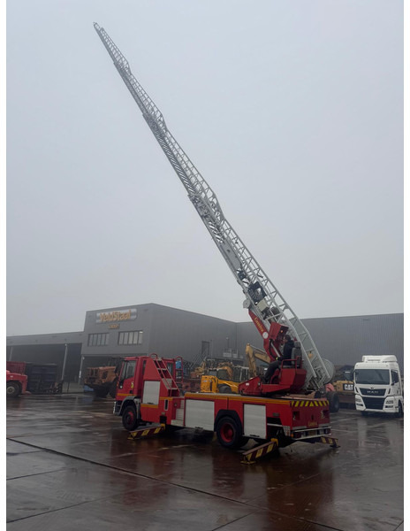 Leasing Iveco 130E23 4x2 Firetruck Iveco 130E23 4x2 Firetruck: kuva Leasing Iveco 130E23 4x2 Firetruck Iveco 130E23 4x2 Firetruck
