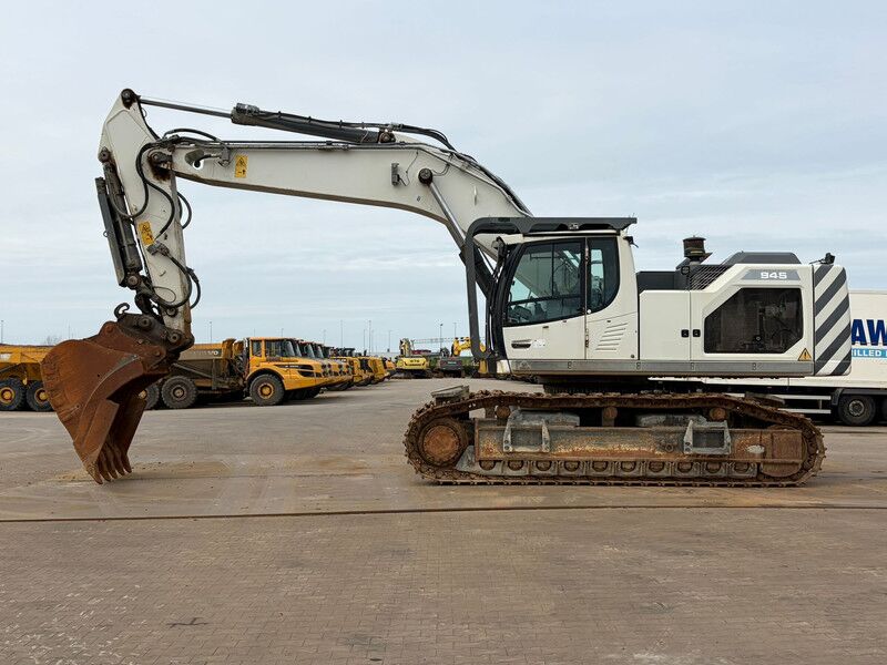 Liebherr R945 LCV (R944 / R946 / R950) - Telakaivukone: kuva Liebherr R945 LCV (R944 / R946 / R950) - Telakaivukone Liebherr R945 LCV (R944 / R946 / R950) - Telakaivukone: kuva Liebherr R945 LCV (R944 / R946 / R950) - Telakaivukone