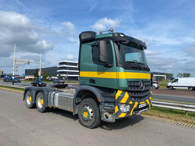 MERCEDESBENZ Arocs 2643 6x4 Tractor Head EURO6 - Vetopöytäauto: kuva MERCEDESBENZ Arocs 2643 6x4 Tractor Head EURO6 - Vetopöytäauto MERCEDESBENZ Arocs 2643 6x4 Tractor Head EURO6 - Vetopöytäauto: kuva MERCEDESBENZ Arocs 2643 6x4 Tractor Head EURO6 - Vetopöytäauto