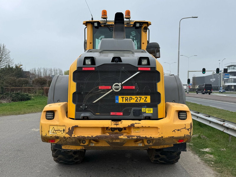 Volvo L110H - Pyöräkuormaaja: kuva Volvo L110H - Pyöräkuormaaja Volvo L110H - Pyöräkuormaaja: kuva Volvo L110H - Pyöräkuormaaja