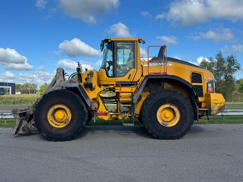 Volvo L220H - Pyöräkuormaaja: kuva Volvo L220H - Pyöräkuormaaja Volvo L220H - Pyöräkuormaaja: kuva Volvo L220H - Pyöräkuormaaja