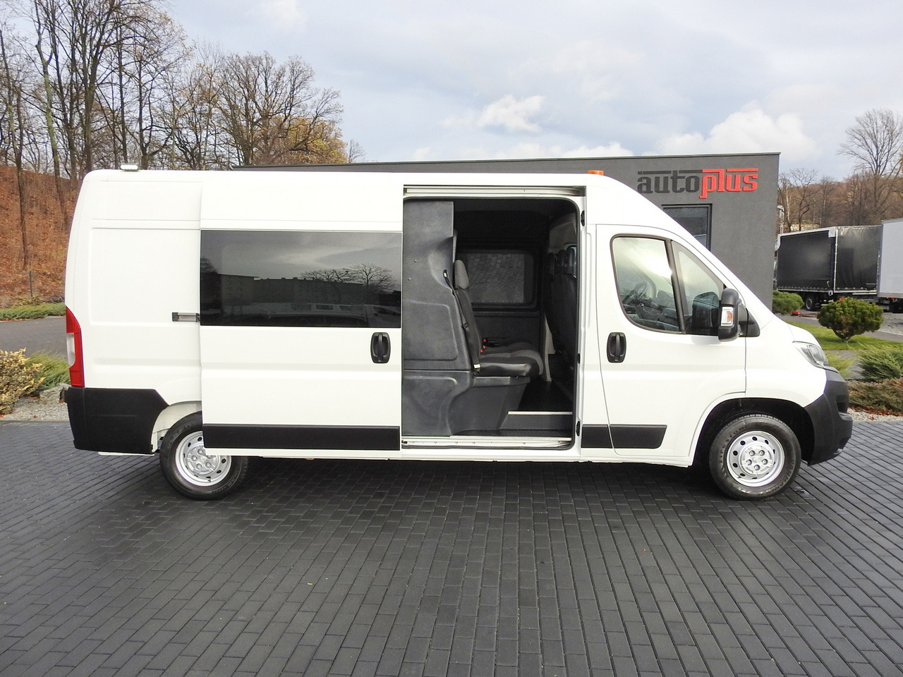 Pakettiauto CITROEN JUMPER BOX DELIVERY VAN 6 SEATS AIR CONDITIONING  140HP: kuva Pakettiauto CITROEN JUMPER BOX DELIVERY VAN 6 SEATS AIR CONDITIONING  140HP