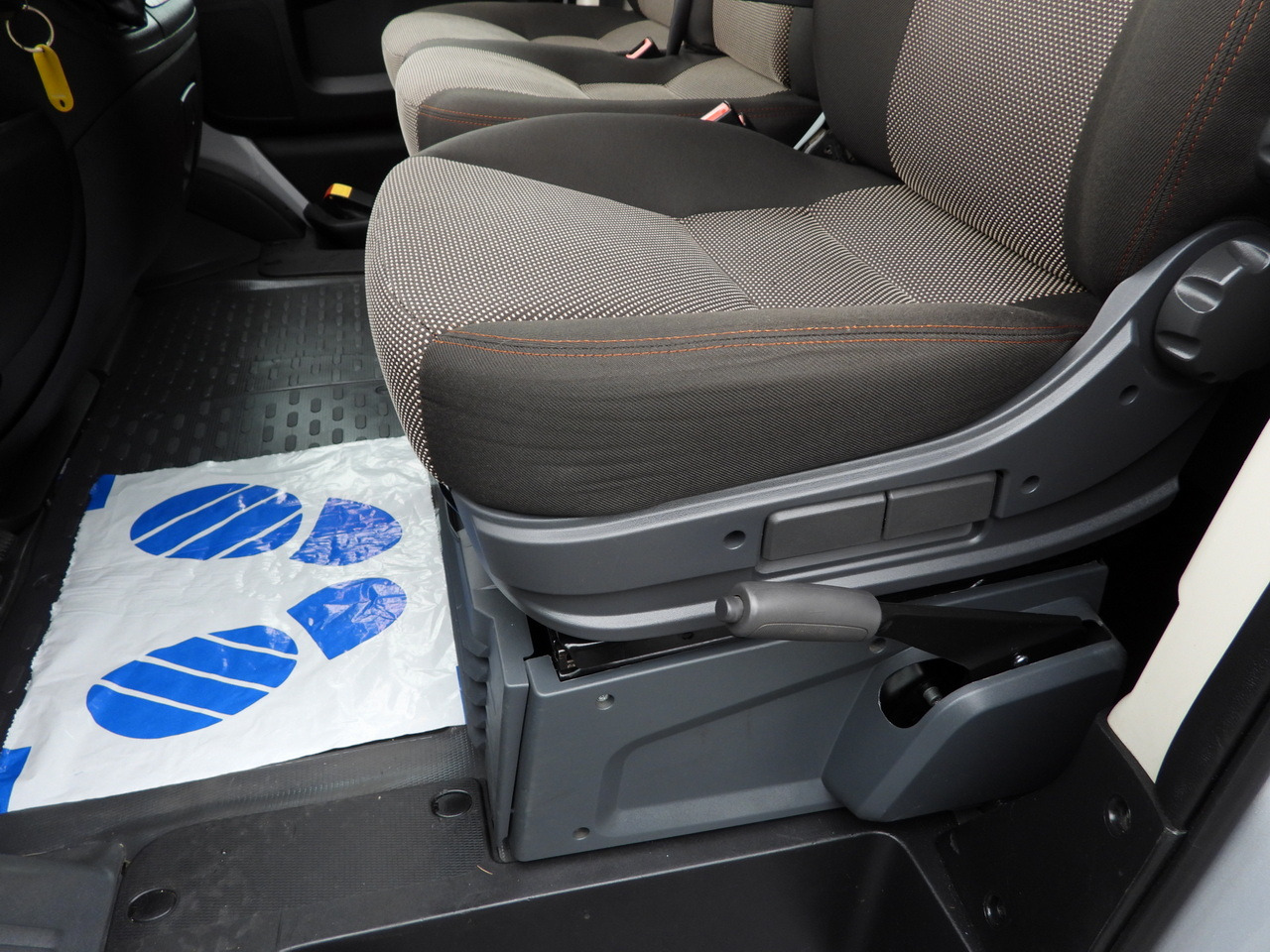 Pakettiauto CITROEN JUMPER  BOX DELIVERY VAN 7 SEATS CRUISE CONTROL LED LIGHTS AIR CONDITIONING  165HP: kuva Pakettiauto CITROEN JUMPER  BOX DELIVERY VAN 7 SEATS CRUISE CONTROL LED LIGHTS AIR CONDITIONING  165HP