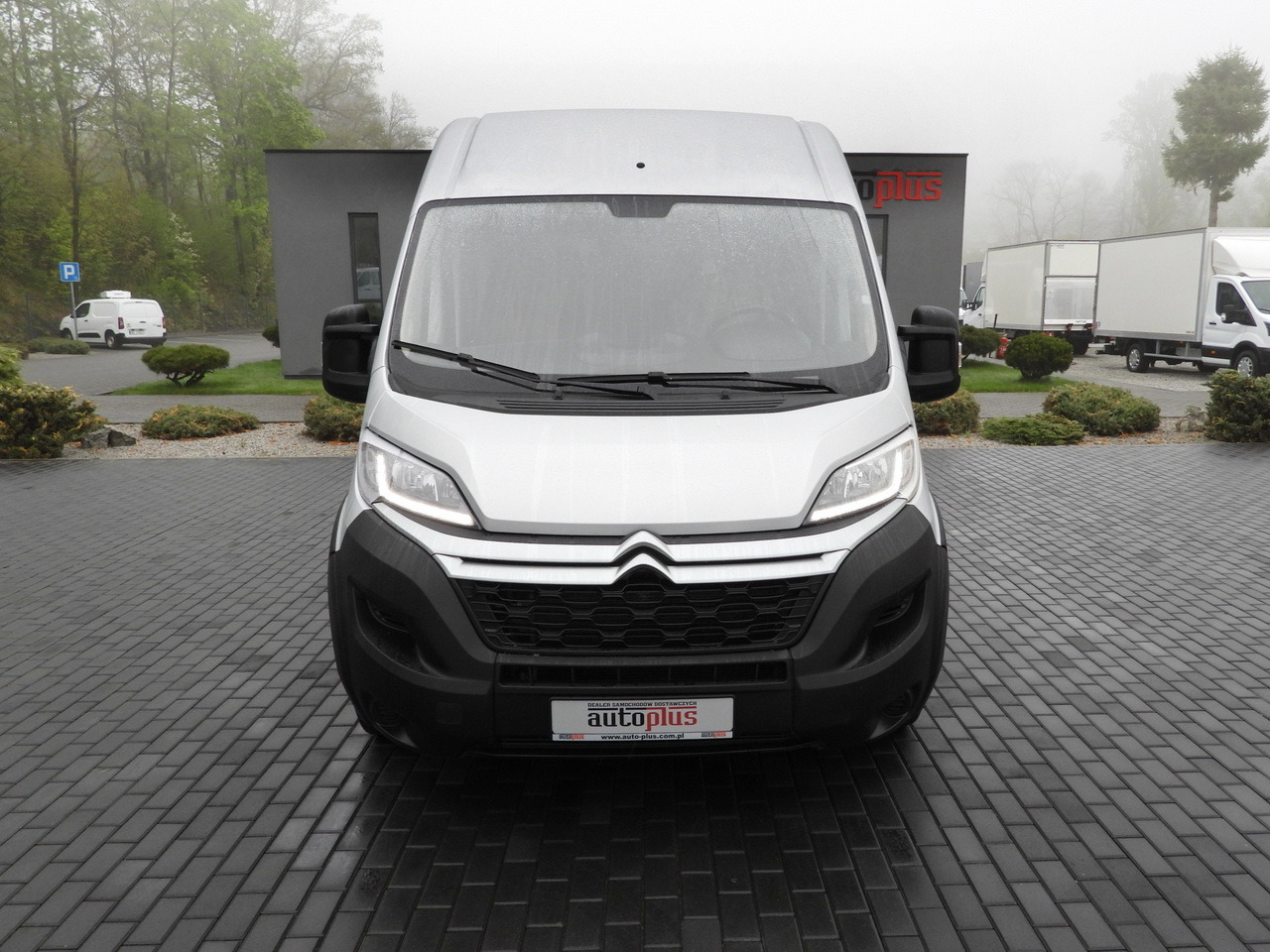Pakettiauto CITROEN JUMPER  BOX DELIVERY VAN 7 SEATS CRUISE CONTROL LED LIGHTS AIR CONDITIONING  165HP: kuva Pakettiauto CITROEN JUMPER  BOX DELIVERY VAN 7 SEATS CRUISE CONTROL LED LIGHTS AIR CONDITIONING  165HP