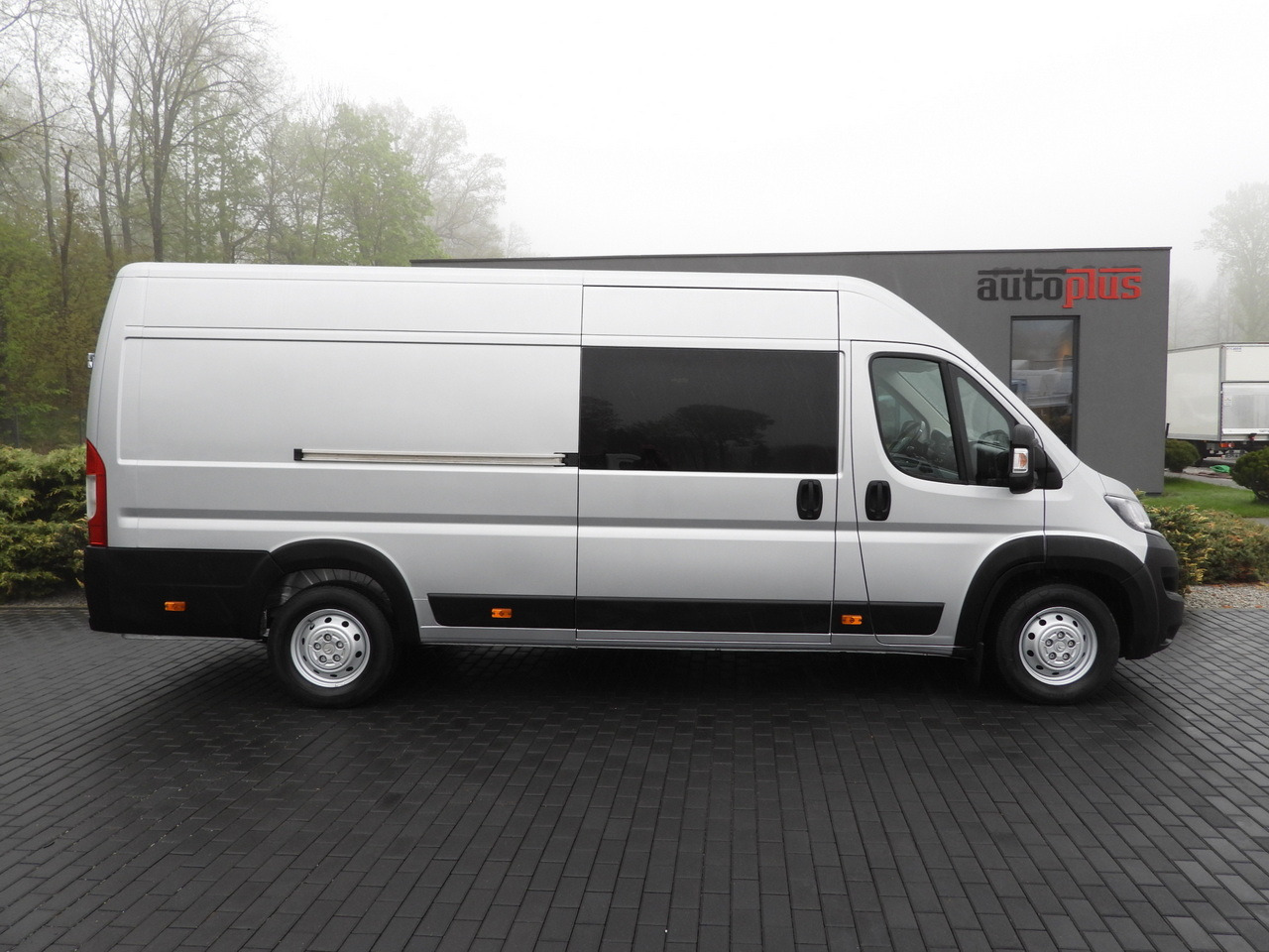Pakettiauto CITROEN JUMPER  BOX DELIVERY VAN 7 SEATS CRUISE CONTROL LED LIGHTS AIR CONDITIONING  165HP: kuva Pakettiauto CITROEN JUMPER  BOX DELIVERY VAN 7 SEATS CRUISE CONTROL LED LIGHTS AIR CONDITIONING  165HP