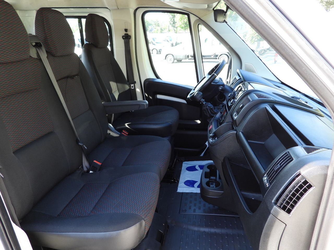 Jatko-ohjaamo kevyt kuorma-auto CITROEN JUMPER STAKE BODY DOUBLE CABIN DOKA 7 SEATS PNEUMATICS AIR CONDITIONING  140HP: kuva Jatko-ohjaamo kevyt kuorma-auto CITROEN JUMPER STAKE BODY DOUBLE CABIN DOKA 7 SEATS PNEUMATICS AIR CONDITIONING  140HP