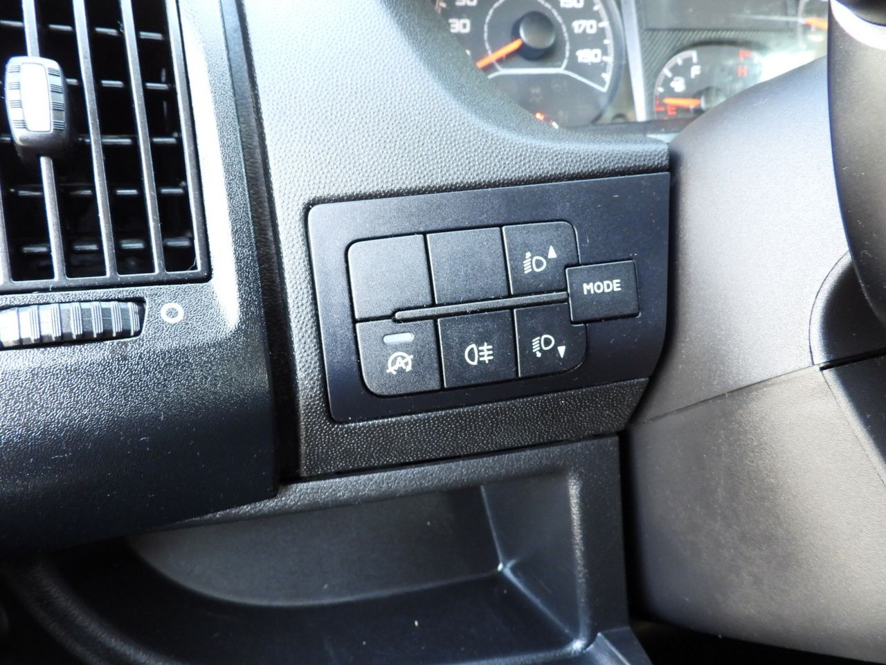 Jatko-ohjaamo kevyt kuorma-auto CITROEN JUMPER STAKE BODY DOUBLE CABIN DOKA 7 SEATS PNEUMATICS AIR CONDITIONING  140HP: kuva Jatko-ohjaamo kevyt kuorma-auto CITROEN JUMPER STAKE BODY DOUBLE CABIN DOKA 7 SEATS PNEUMATICS AIR CONDITIONING  140HP