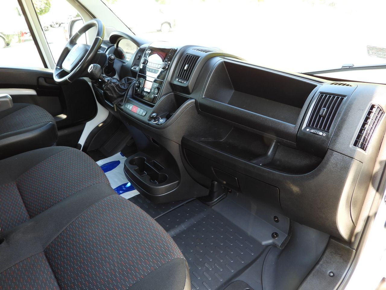 Jatko-ohjaamo kevyt kuorma-auto CITROEN JUMPER STAKE BODY DOUBLE CABIN DOKA 7 SEATS PNEUMATICS AIR CONDITIONING  140HP: kuva Jatko-ohjaamo kevyt kuorma-auto CITROEN JUMPER STAKE BODY DOUBLE CABIN DOKA 7 SEATS PNEUMATICS AIR CONDITIONING  140HP