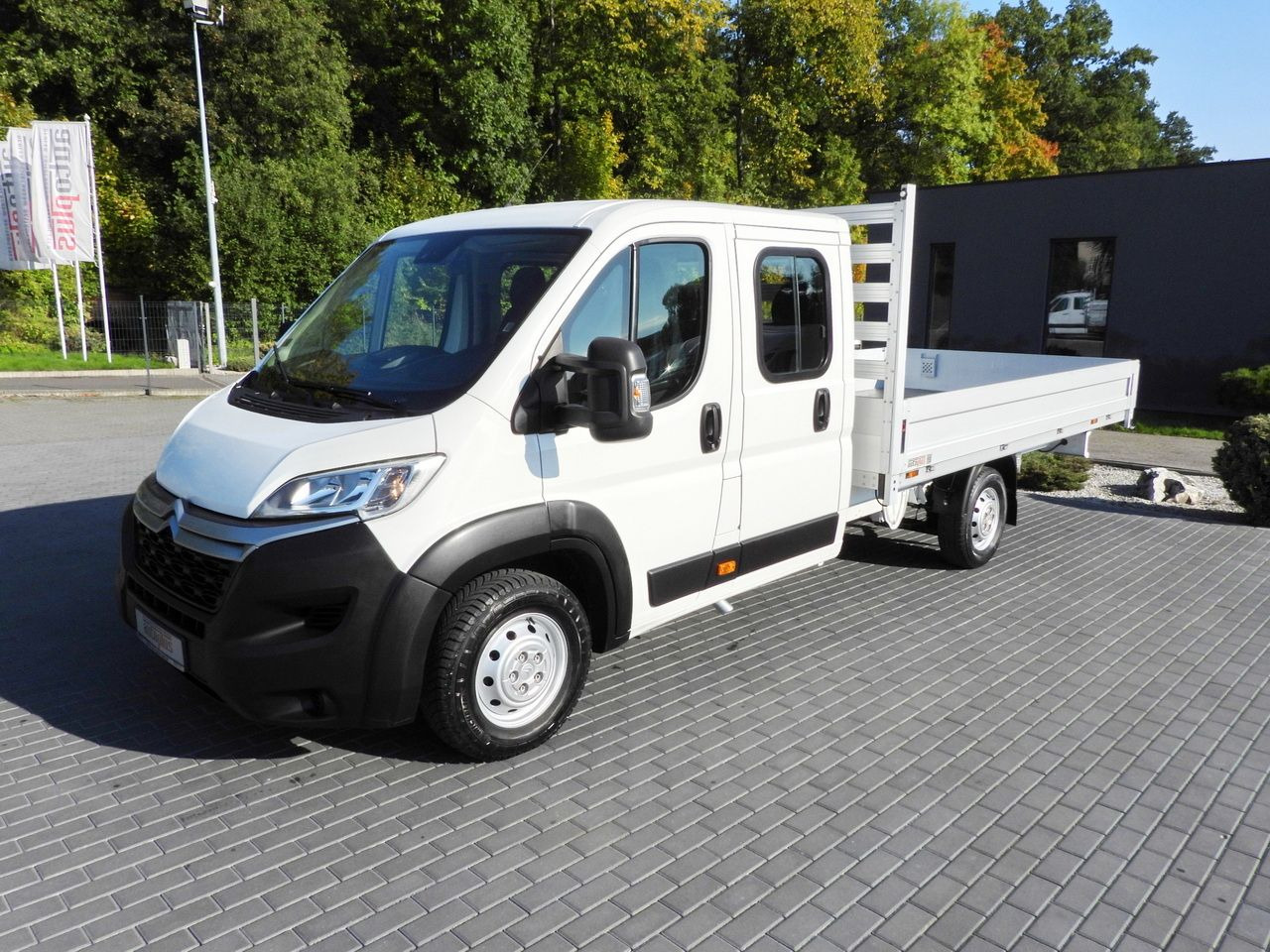 Jatko-ohjaamo kevyt kuorma-auto CITROEN JUMPER STAKE BODY DOUBLE CABIN DOKA 7 SEATS PNEUMATICS AIR CONDITIONING  140HP: kuva Jatko-ohjaamo kevyt kuorma-auto CITROEN JUMPER STAKE BODY DOUBLE CABIN DOKA 7 SEATS PNEUMATICS AIR CONDITIONING  140HP