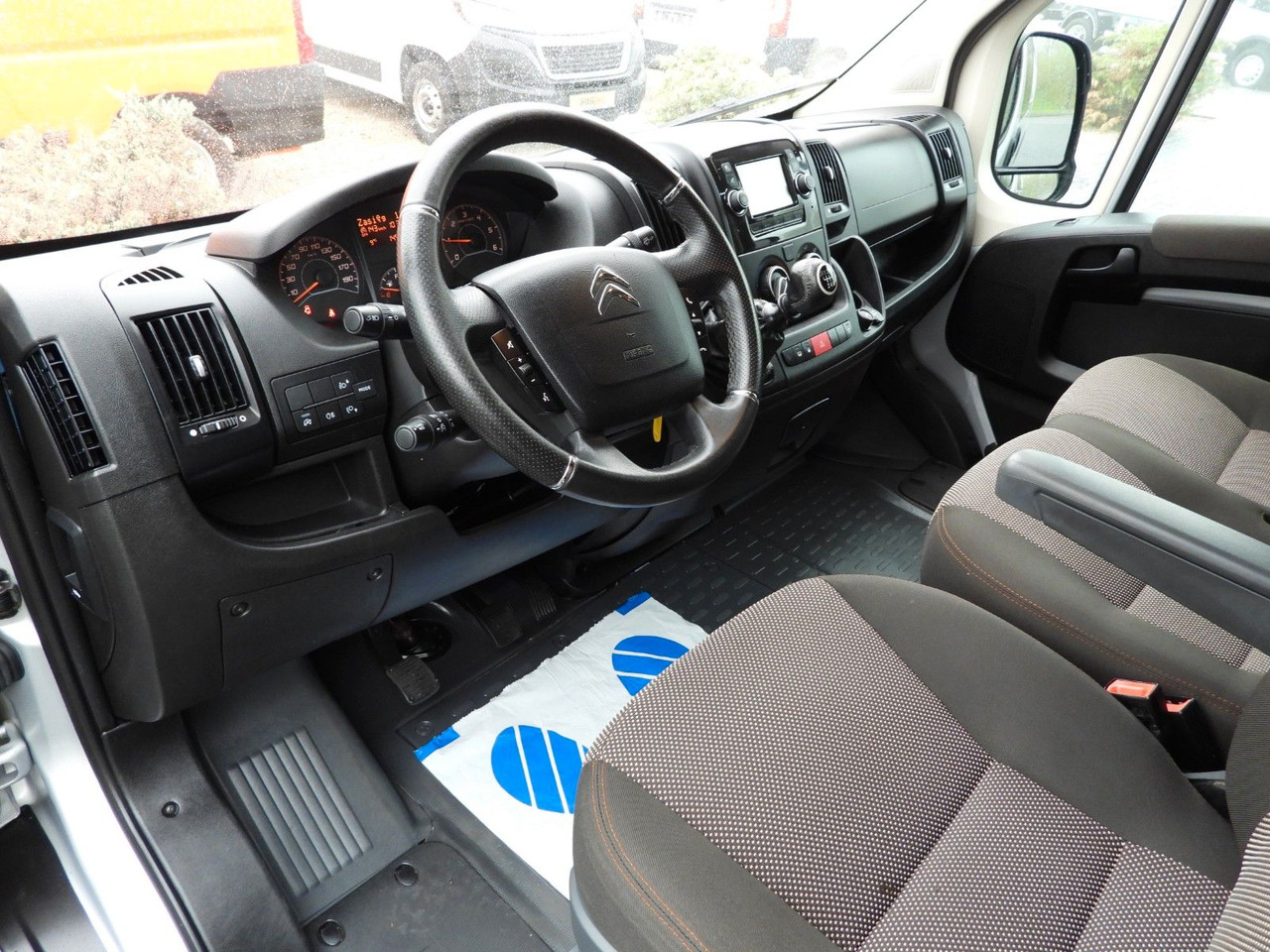 Citroën JUMPER KASTENWAGEN DOPPELKABINE 7 SITZE TEMPOMAT - Pakettiauto, Jatko-ohjaamo kevyt kuorma-auto: kuva Citroën JUMPER KASTENWAGEN DOPPELKABINE 7 SITZE TEMPOMAT - Pakettiauto, Jatko-ohjaamo kevyt kuorma-auto Citroën JUMPER KASTENWAGEN DOPPELKABINE 7 SITZE TEMPOMAT - Pakettiauto, Jatko-ohjaamo kevyt kuorma-auto: kuva Citroën JUMPER KASTENWAGEN DOPPELKABINE 7 SITZE TEMPOMAT - Pakettiauto, Jatko-ohjaamo kevyt kuorma-auto