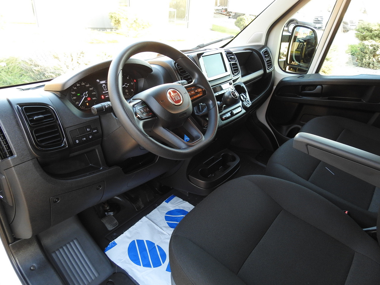 FIAT DUCATO BOX LIFT 8 PALLETS CRUISE CONTROL AIR CONDITIONING 180HP - Jakeluauto: kuva FIAT DUCATO BOX LIFT 8 PALLETS CRUISE CONTROL AIR CONDITIONING 180HP - Jakeluauto FIAT DUCATO BOX LIFT 8 PALLETS CRUISE CONTROL AIR CONDITIONING 180HP - Jakeluauto: kuva FIAT DUCATO BOX LIFT 8 PALLETS CRUISE CONTROL AIR CONDITIONING 180HP - Jakeluauto