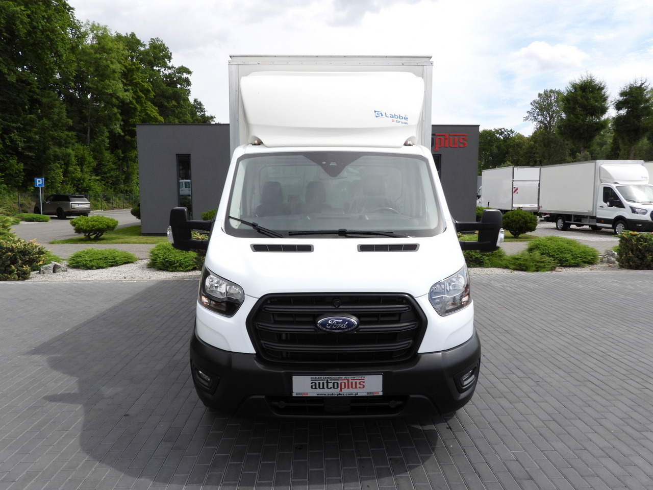FORD TRANSIT BOX 8 PALLETS CRUISE CONTROL AIR CONDITIONING 130HP - Jakeluauto: kuva FORD TRANSIT BOX 8 PALLETS CRUISE CONTROL AIR CONDITIONING 130HP - Jakeluauto FORD TRANSIT BOX 8 PALLETS CRUISE CONTROL AIR CONDITIONING 130HP - Jakeluauto: kuva FORD TRANSIT BOX 8 PALLETS CRUISE CONTROL AIR CONDITIONING 130HP - Jakeluauto