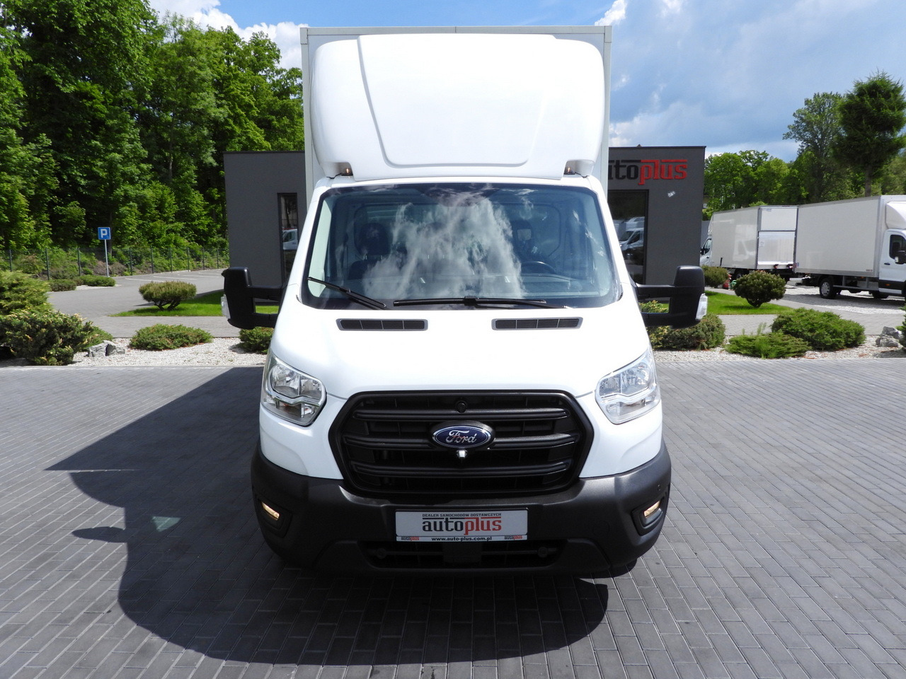 FORD TRANSIT BOX LIFT 8 PALLETS CRUISE CONTROL LED LIGHTS AIR CONDITIONING 130HP - Jakeluauto: kuva FORD TRANSIT BOX LIFT 8 PALLETS CRUISE CONTROL LED LIGHTS AIR CONDITIONING 130HP - Jakeluauto FORD TRANSIT BOX LIFT 8 PALLETS CRUISE CONTROL LED LIGHTS AIR CONDITIONING 130HP - Jakeluauto: kuva FORD TRANSIT BOX LIFT 8 PALLETS CRUISE CONTROL LED LIGHTS AIR CONDITIONING 130HP - Jakeluauto