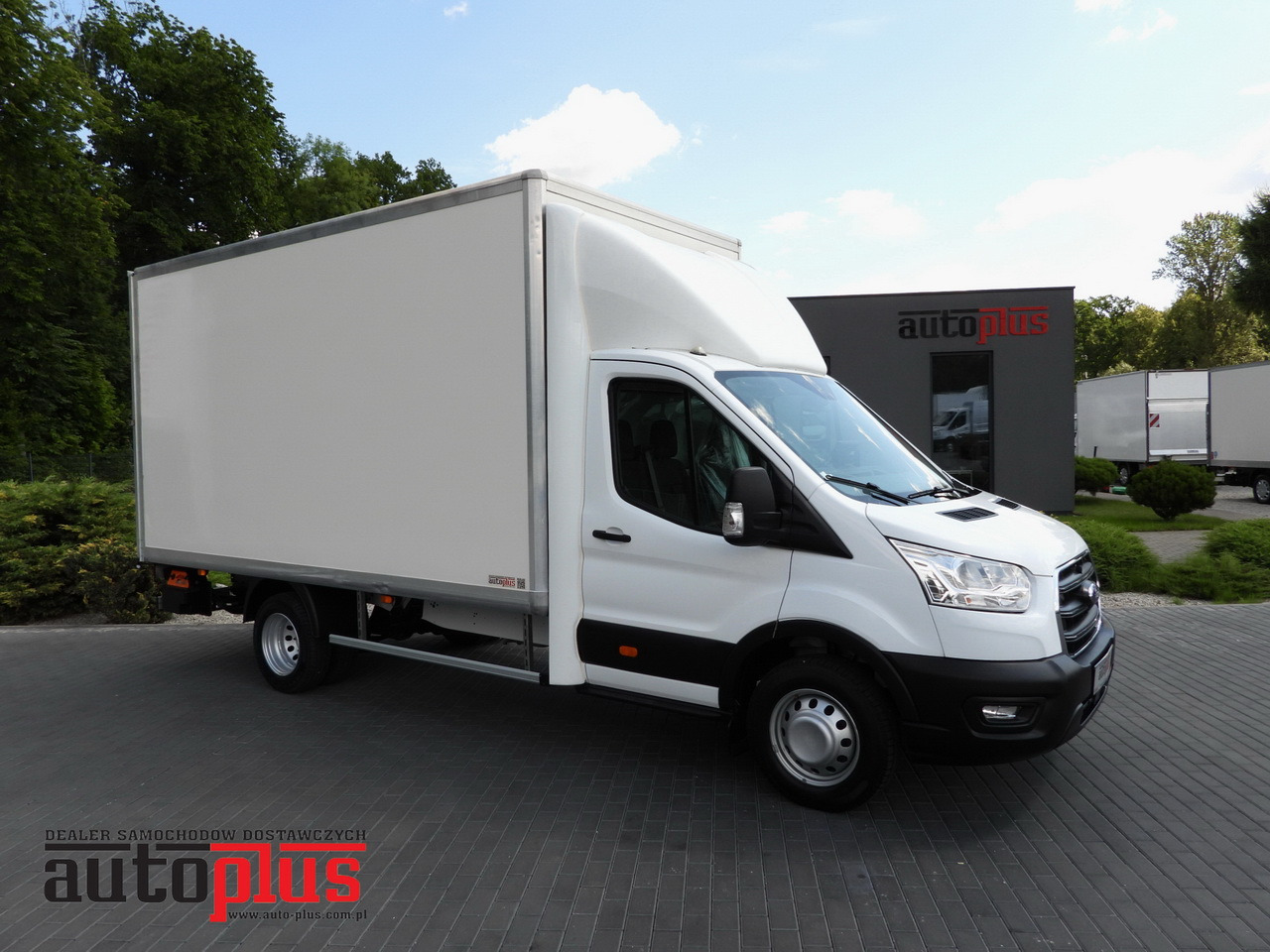 FORD TRANSIT BOX LIFT 8 PALLETS CRUISE CONTROL LED LIGHTS TWIN WHEELS AIR CONDITIONING 130HP - Jakeluauto: kuva FORD TRANSIT BOX LIFT 8 PALLETS CRUISE CONTROL LED LIGHTS TWIN WHEELS AIR CONDITIONING 130HP - Jakeluauto FORD TRANSIT BOX LIFT 8 PALLETS CRUISE CONTROL LED LIGHTS TWIN WHEELS AIR CONDITIONING 130HP - Jakeluauto: kuva FORD TRANSIT BOX LIFT 8 PALLETS CRUISE CONTROL LED LIGHTS TWIN WHEELS AIR CONDITIONING 130HP - Jakeluauto