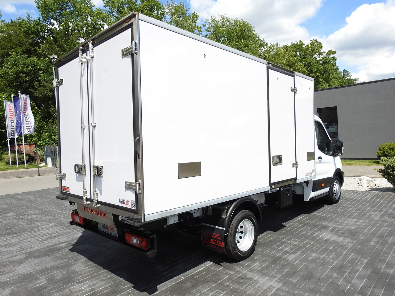 FORD TRANSIT REGRIGERATOR BOX 0*C POWER SUPPLY 230V CRUISE CONTROL AIR CONDITIONING TWIN WHEELS 170HP - Kylmäauto: kuva FORD TRANSIT REGRIGERATOR BOX 0*C POWER SUPPLY 230V CRUISE CONTROL AIR CONDITIONING TWIN WHEELS 170HP - Kylmäauto FORD TRANSIT REGRIGERATOR BOX 0*C POWER SUPPLY 230V CRUISE CONTROL AIR CONDITIONING TWIN WHEELS 170HP - Kylmäauto: kuva FORD TRANSIT REGRIGERATOR BOX 0*C POWER SUPPLY 230V CRUISE CONTROL AIR CONDITIONING TWIN WHEELS 170HP - Kylmäauto