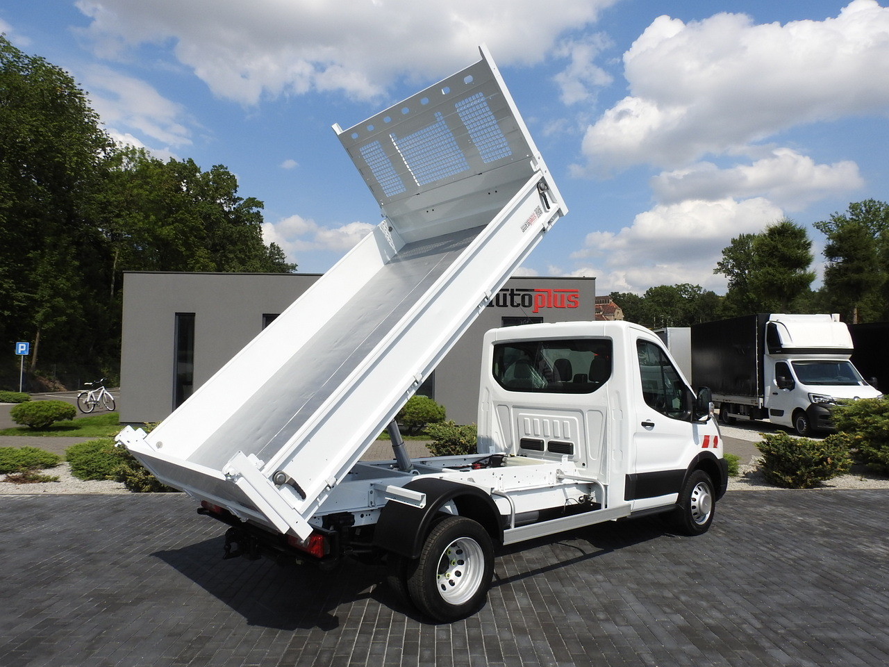 FORD TRANSIT TIPPER CRUISE CONTROL AIR CONDITIONING TWIN WHEELS 170HP - Kippilava-auto: kuva FORD TRANSIT TIPPER CRUISE CONTROL AIR CONDITIONING TWIN WHEELS 170HP - Kippilava-auto FORD TRANSIT TIPPER CRUISE CONTROL AIR CONDITIONING TWIN WHEELS 170HP - Kippilava-auto: kuva FORD TRANSIT TIPPER CRUISE CONTROL AIR CONDITIONING TWIN WHEELS 170HP - Kippilava-auto