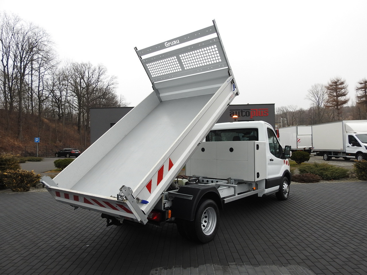 FORD TRANSIT TIPPER CRUISE CONTROL AIR CONDITIONING TWIN WHEELS 170HP - Kippilava-auto: kuva FORD TRANSIT TIPPER CRUISE CONTROL AIR CONDITIONING TWIN WHEELS 170HP - Kippilava-auto FORD TRANSIT TIPPER CRUISE CONTROL AIR CONDITIONING TWIN WHEELS 170HP - Kippilava-auto: kuva FORD TRANSIT TIPPER CRUISE CONTROL AIR CONDITIONING TWIN WHEELS 170HP - Kippilava-auto