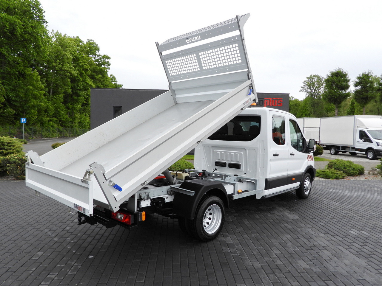 FORD TRANSIT TIPPER DOUBLE CABIN DOKA 6 SEATS CRUISE CONTROL AIR CONDITIONING TWIN WHEELS 170HP - Kippilava-auto: kuva FORD TRANSIT TIPPER DOUBLE CABIN DOKA 6 SEATS CRUISE CONTROL AIR CONDITIONING TWIN WHEELS 170HP - Kippilava-auto FORD TRANSIT TIPPER DOUBLE CABIN DOKA 6 SEATS CRUISE CONTROL AIR CONDITIONING TWIN WHEELS 170HP - Kippilava-auto: kuva FORD TRANSIT TIPPER DOUBLE CABIN DOKA 6 SEATS CRUISE CONTROL AIR CONDITIONING TWIN WHEELS 170HP - Kippilava-auto