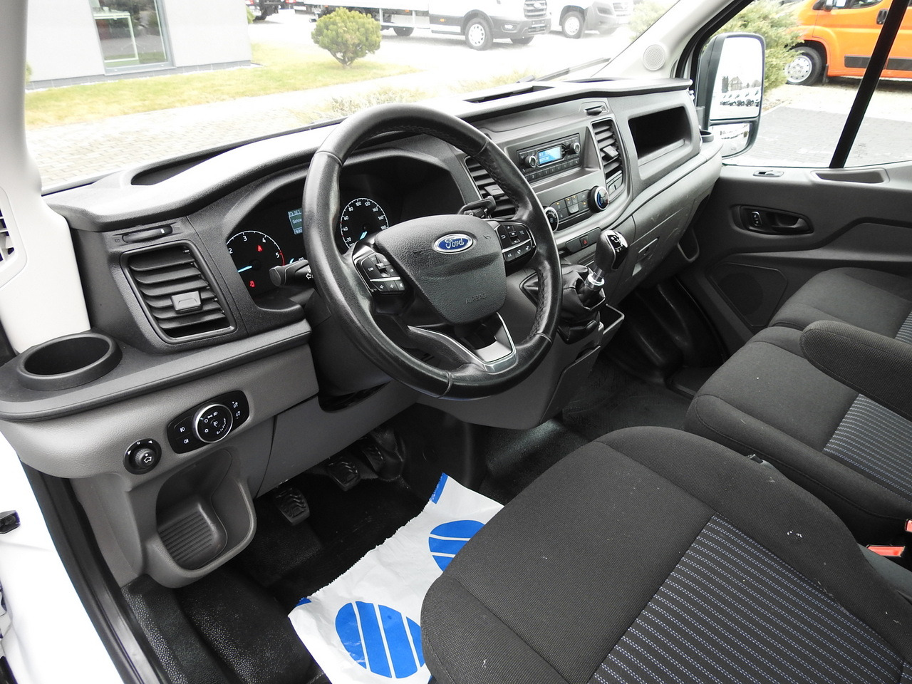 FORD TRANSIT TIPPER LED LIGHTS TWIN WHEELS AIR CONDITIONING 130HP - Kippilava-auto: kuva FORD TRANSIT TIPPER LED LIGHTS TWIN WHEELS AIR CONDITIONING 130HP - Kippilava-auto FORD TRANSIT TIPPER LED LIGHTS TWIN WHEELS AIR CONDITIONING 130HP - Kippilava-auto: kuva FORD TRANSIT TIPPER LED LIGHTS TWIN WHEELS AIR CONDITIONING 130HP - Kippilava-auto