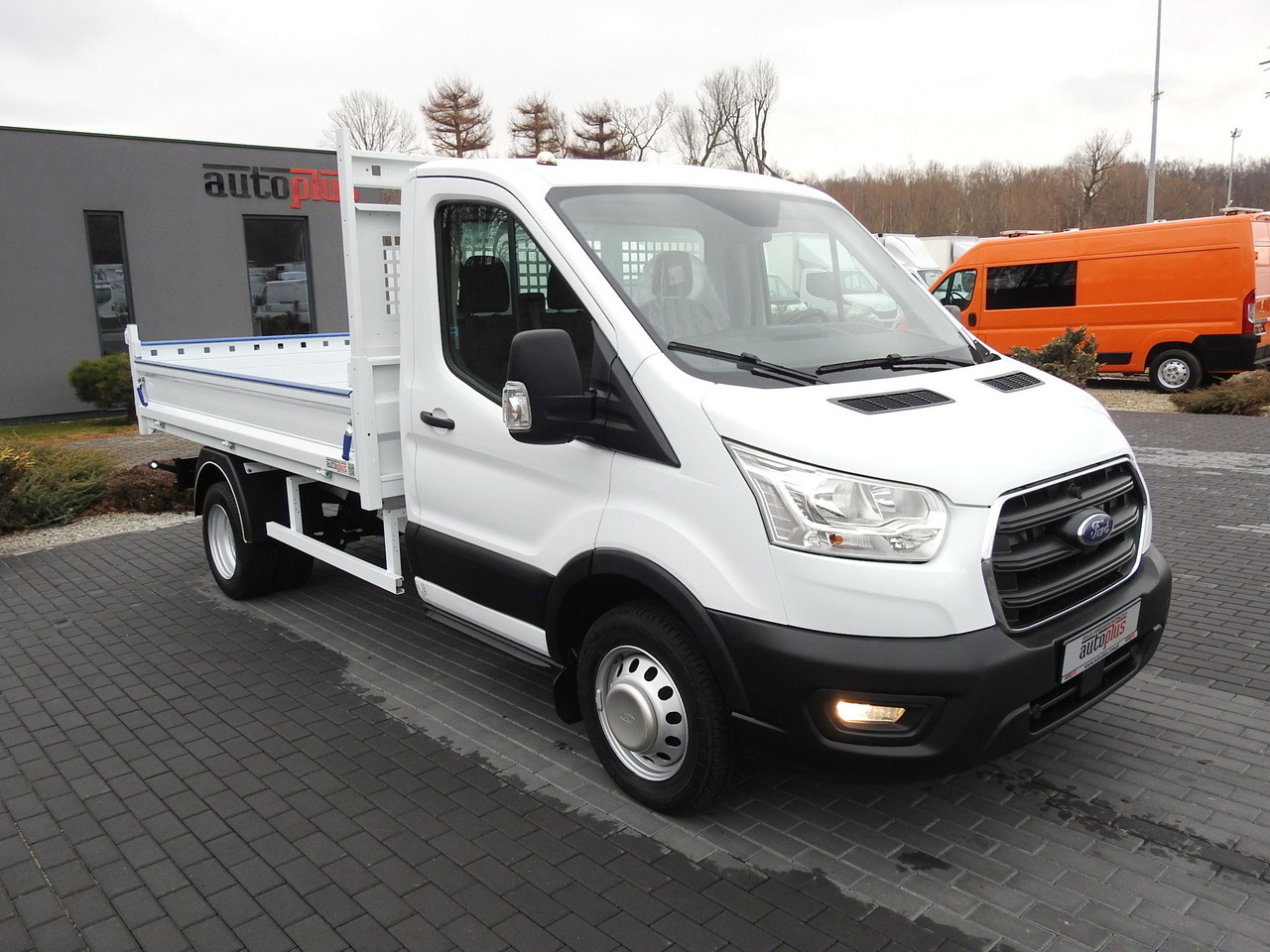 FORD TRANSIT TIPPER LED LIGHTS TWIN WHEELS AIR CONDITIONING 130HP - Kippilava-auto: kuva FORD TRANSIT TIPPER LED LIGHTS TWIN WHEELS AIR CONDITIONING 130HP - Kippilava-auto FORD TRANSIT TIPPER LED LIGHTS TWIN WHEELS AIR CONDITIONING 130HP - Kippilava-auto: kuva FORD TRANSIT TIPPER LED LIGHTS TWIN WHEELS AIR CONDITIONING 130HP - Kippilava-auto
