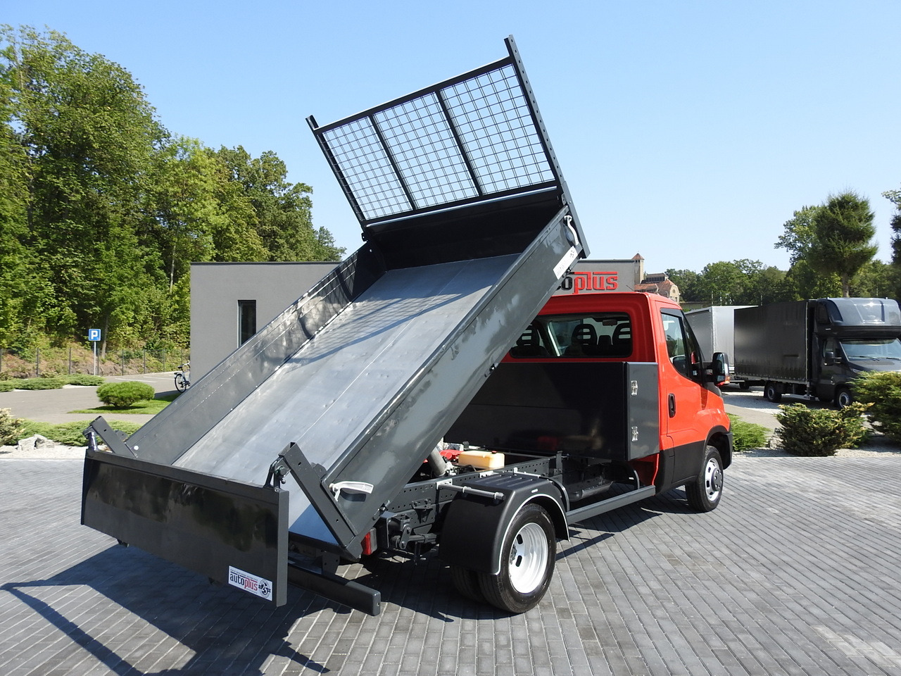 IVECO DAILY 35C13 TIPPER CRUISE CONTROL AIR CONDITIONING TWIN WHEELS 130HP - Kippilava-auto: kuva IVECO DAILY 35C13 TIPPER CRUISE CONTROL AIR CONDITIONING TWIN WHEELS 130HP - Kippilava-auto IVECO DAILY 35C13 TIPPER CRUISE CONTROL AIR CONDITIONING TWIN WHEELS 130HP - Kippilava-auto: kuva IVECO DAILY 35C13 TIPPER CRUISE CONTROL AIR CONDITIONING TWIN WHEELS 130HP - Kippilava-auto