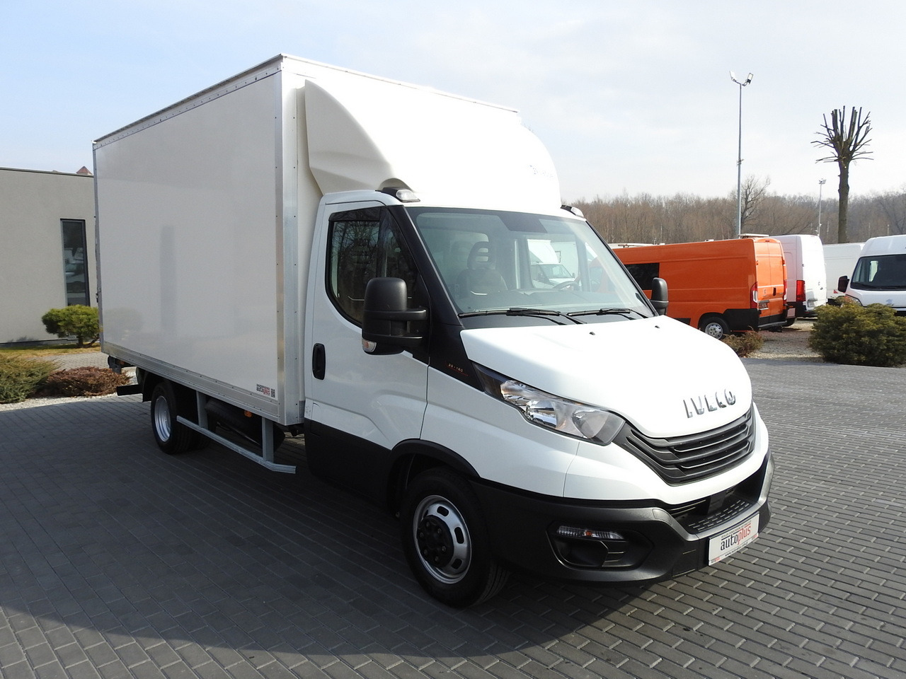 IVECO DAILY 35C16 BOX LIFT 8 PALLETS CRUISE CONTROL TWIN WHEELS AIR CONDITIONING 160HP - Jakeluauto: kuva IVECO DAILY 35C16 BOX LIFT 8 PALLETS CRUISE CONTROL TWIN WHEELS AIR CONDITIONING 160HP - Jakeluauto IVECO DAILY 35C16 BOX LIFT 8 PALLETS CRUISE CONTROL TWIN WHEELS AIR CONDITIONING 160HP - Jakeluauto: kuva IVECO DAILY 35C16 BOX LIFT 8 PALLETS CRUISE CONTROL TWIN WHEELS AIR CONDITIONING 160HP - Jakeluauto