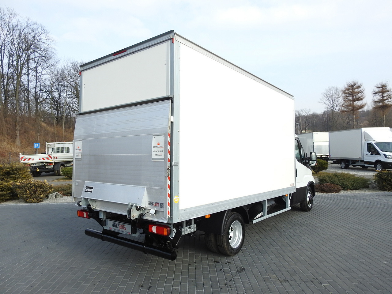 IVECO DAILY 35C16 BOX LIFT 8 PALLETS CRUISE CONTROL TWIN WHEELS AIR CONDITIONING 160HP - Jakeluauto: kuva IVECO DAILY 35C16 BOX LIFT 8 PALLETS CRUISE CONTROL TWIN WHEELS AIR CONDITIONING 160HP - Jakeluauto IVECO DAILY 35C16 BOX LIFT 8 PALLETS CRUISE CONTROL TWIN WHEELS AIR CONDITIONING 160HP - Jakeluauto: kuva IVECO DAILY 35C16 BOX LIFT 8 PALLETS CRUISE CONTROL TWIN WHEELS AIR CONDITIONING 160HP - Jakeluauto