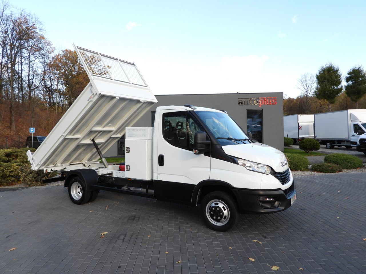 IVECO DAILY 35C16 TIPPER CRUISE CONTROL TWIN WHEELS AIR CONDITIONING 160HP - Kippilava-auto: kuva IVECO DAILY 35C16 TIPPER CRUISE CONTROL TWIN WHEELS AIR CONDITIONING 160HP - Kippilava-auto IVECO DAILY 35C16 TIPPER CRUISE CONTROL TWIN WHEELS AIR CONDITIONING 160HP - Kippilava-auto: kuva IVECO DAILY 35C16 TIPPER CRUISE CONTROL TWIN WHEELS AIR CONDITIONING 160HP - Kippilava-auto