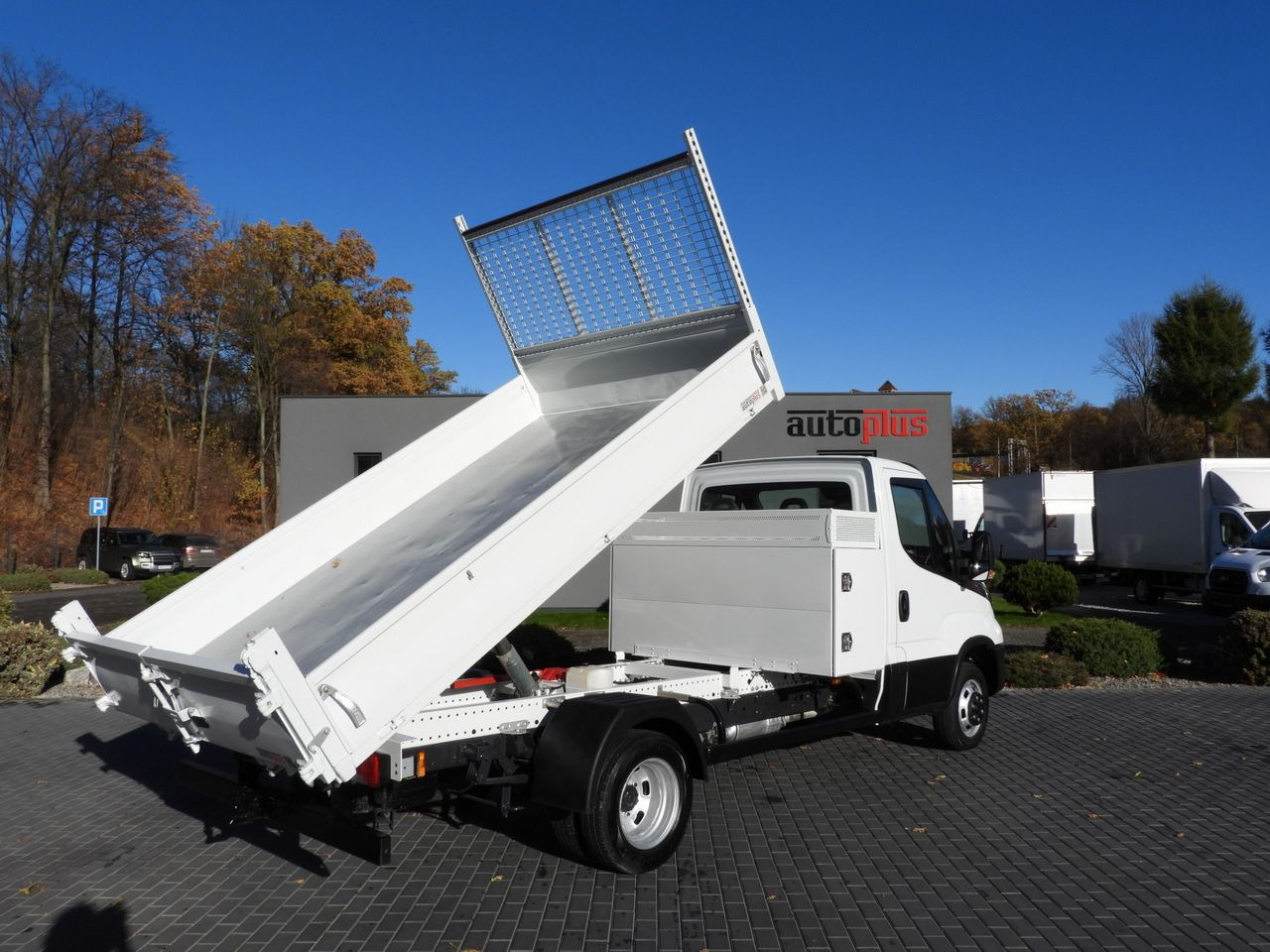 IVECO DAILY 35C16 TIPPER CRUISE CONTROL TWIN WHEELS AIR CONDITIONING 160HP - Kippilava-auto: kuva IVECO DAILY 35C16 TIPPER CRUISE CONTROL TWIN WHEELS AIR CONDITIONING 160HP - Kippilava-auto IVECO DAILY 35C16 TIPPER CRUISE CONTROL TWIN WHEELS AIR CONDITIONING 160HP - Kippilava-auto: kuva IVECO DAILY 35C16 TIPPER CRUISE CONTROL TWIN WHEELS AIR CONDITIONING 160HP - Kippilava-auto