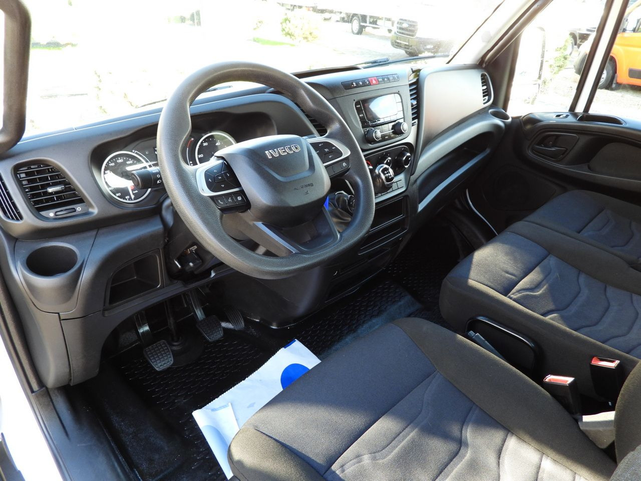 IVECO DAILY 35C16 TIPPER CRUISE CONTROL TWIN WHEELS AIR CONDITIONING 160HP - Kippilava-auto: kuva IVECO DAILY 35C16 TIPPER CRUISE CONTROL TWIN WHEELS AIR CONDITIONING 160HP - Kippilava-auto IVECO DAILY 35C16 TIPPER CRUISE CONTROL TWIN WHEELS AIR CONDITIONING 160HP - Kippilava-auto: kuva IVECO DAILY 35C16 TIPPER CRUISE CONTROL TWIN WHEELS AIR CONDITIONING 160HP - Kippilava-auto