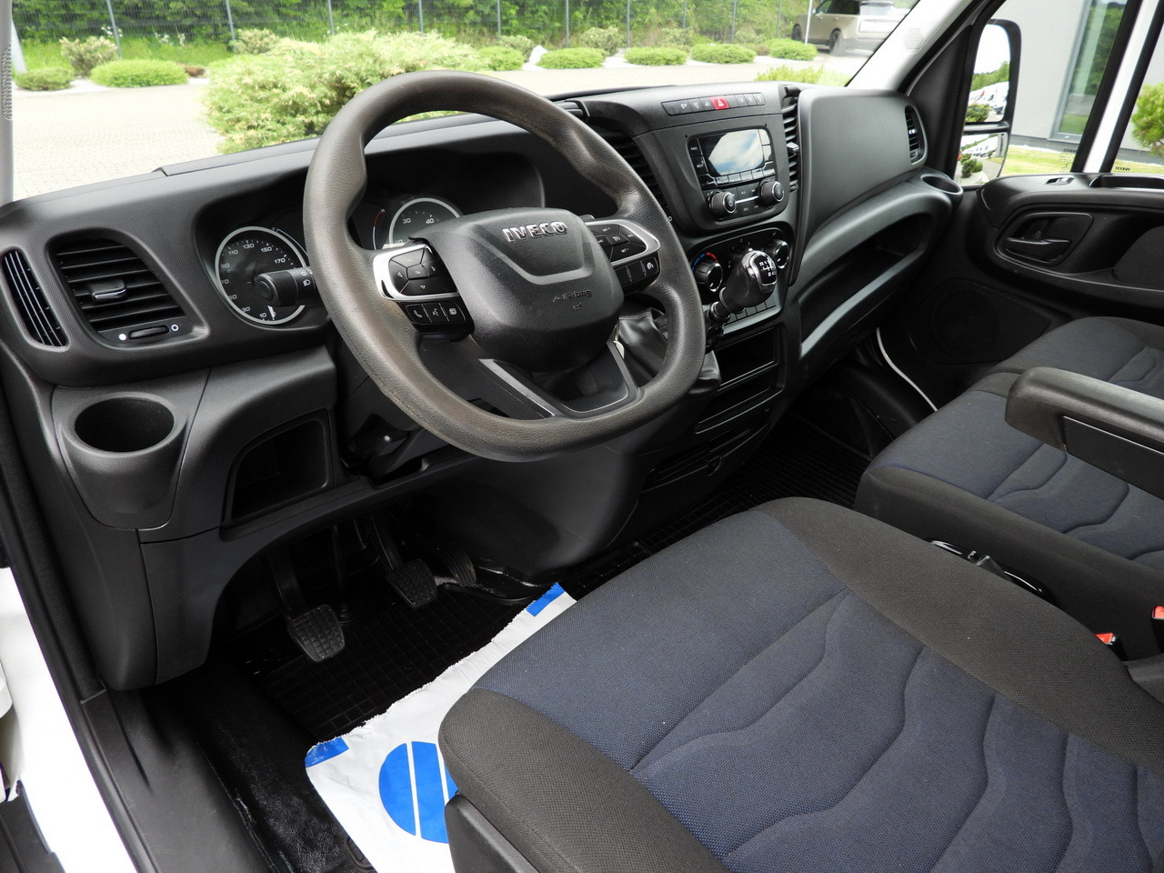 IVECO DAILY 35C16 TIPPER CRUISE CONTROL TWIN WHEELS AIR CONDITIONING 160HP - Kippilava-auto: kuva IVECO DAILY 35C16 TIPPER CRUISE CONTROL TWIN WHEELS AIR CONDITIONING 160HP - Kippilava-auto IVECO DAILY 35C16 TIPPER CRUISE CONTROL TWIN WHEELS AIR CONDITIONING 160HP - Kippilava-auto: kuva IVECO DAILY 35C16 TIPPER CRUISE CONTROL TWIN WHEELS AIR CONDITIONING 160HP - Kippilava-auto