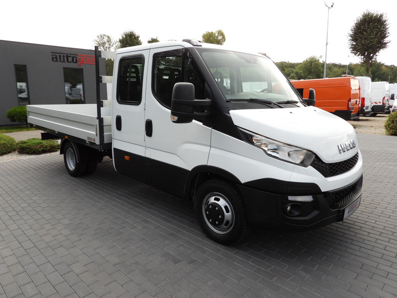 IVECO DAILY 35C17 STAKE BODY DOUBLE CABIN DOKA 7 SEATS CRUISE CONTROL TWIN WHEELS AIR CONDITIONING 170HP - Avolava pakettiauto: kuva IVECO DAILY 35C17 STAKE BODY DOUBLE CABIN DOKA 7 SEATS CRUISE CONTROL TWIN WHEELS AIR CONDITIONING 170HP - Avolava pakettiauto IVECO DAILY 35C17 STAKE BODY DOUBLE CABIN DOKA 7 SEATS CRUISE CONTROL TWIN WHEELS AIR CONDITIONING 170HP - Avolava pakettiauto: kuva IVECO DAILY 35C17 STAKE BODY DOUBLE CABIN DOKA 7 SEATS CRUISE CONTROL TWIN WHEELS AIR CONDITIONING 170HP - Avolava pakettiauto