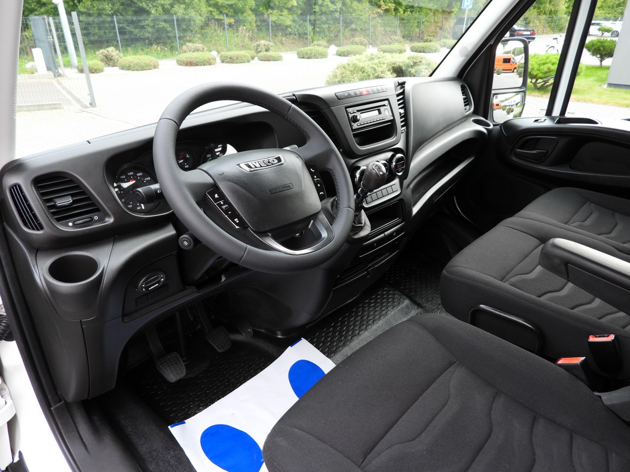 IVECO DAILY 35C17 STAKE BODY DOUBLE CABIN DOKA 7 SEATS CRUISE CONTROL TWIN WHEELS AIR CONDITIONING 170HP - Avolava pakettiauto: kuva IVECO DAILY 35C17 STAKE BODY DOUBLE CABIN DOKA 7 SEATS CRUISE CONTROL TWIN WHEELS AIR CONDITIONING 170HP - Avolava pakettiauto IVECO DAILY 35C17 STAKE BODY DOUBLE CABIN DOKA 7 SEATS CRUISE CONTROL TWIN WHEELS AIR CONDITIONING 170HP - Avolava pakettiauto: kuva IVECO DAILY 35C17 STAKE BODY DOUBLE CABIN DOKA 7 SEATS CRUISE CONTROL TWIN WHEELS AIR CONDITIONING 170HP - Avolava pakettiauto
