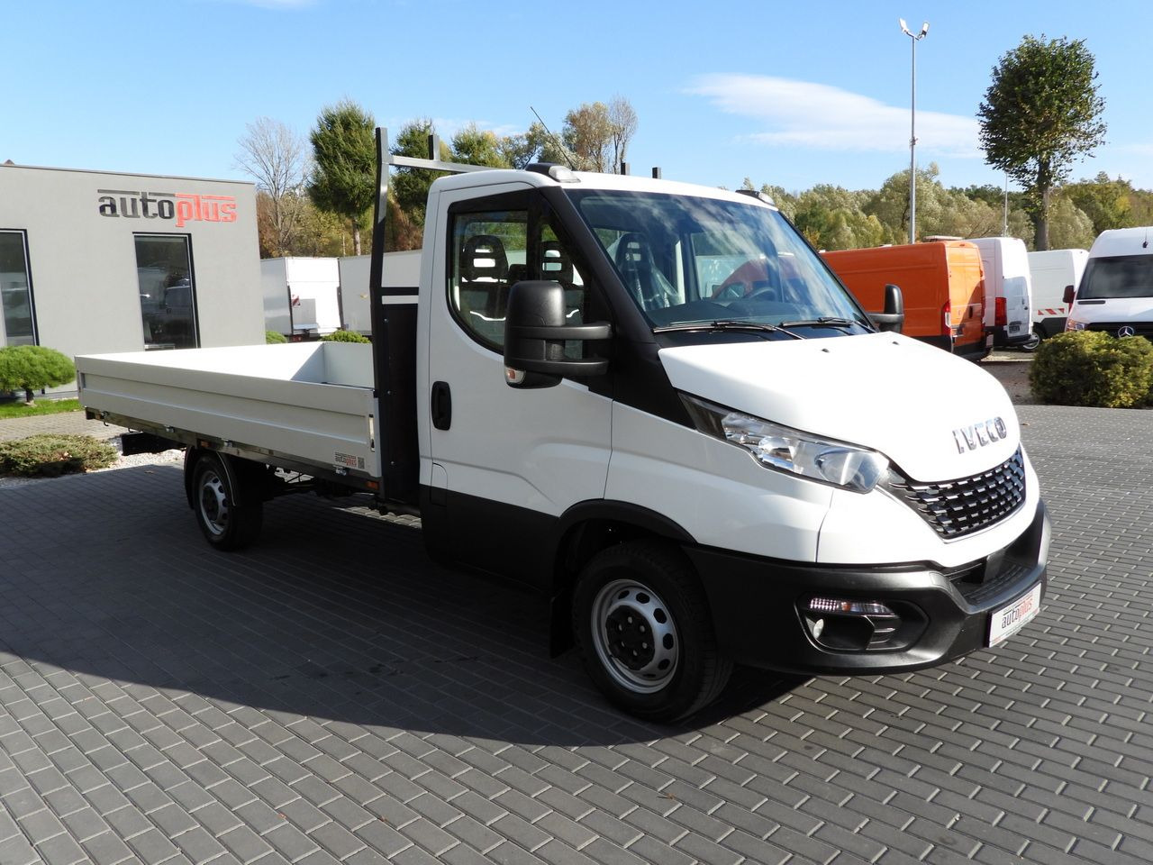 IVECO DAILY 35S14 STAKE BODY 8 PALLETS CRUISE CONTROL AIR CONDITIONING 140HP - Avolava pakettiauto: kuva IVECO DAILY 35S14 STAKE BODY 8 PALLETS CRUISE CONTROL AIR CONDITIONING 140HP - Avolava pakettiauto IVECO DAILY 35S14 STAKE BODY 8 PALLETS CRUISE CONTROL AIR CONDITIONING 140HP - Avolava pakettiauto: kuva IVECO DAILY 35S14 STAKE BODY 8 PALLETS CRUISE CONTROL AIR CONDITIONING 140HP - Avolava pakettiauto