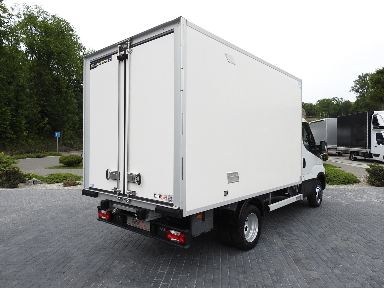 IVECO DAILY 35S15 REGRIGERATOR BOX -12*C 8 PALLETS CRUISE CONTROL TWIN WHEELS AIR CONDITIONING 150HP - Kylmäauto: kuva IVECO DAILY 35S15 REGRIGERATOR BOX -12*C 8 PALLETS CRUISE CONTROL TWIN WHEELS AIR CONDITIONING 150HP - Kylmäauto IVECO DAILY 35S15 REGRIGERATOR BOX -12*C 8 PALLETS CRUISE CONTROL TWIN WHEELS AIR CONDITIONING 150HP - Kylmäauto: kuva IVECO DAILY 35S15 REGRIGERATOR BOX -12*C 8 PALLETS CRUISE CONTROL TWIN WHEELS AIR CONDITIONING 150HP - Kylmäauto